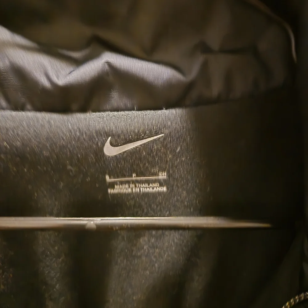 Nike Black Raincoat with Red Accents - Picture 5 of 5